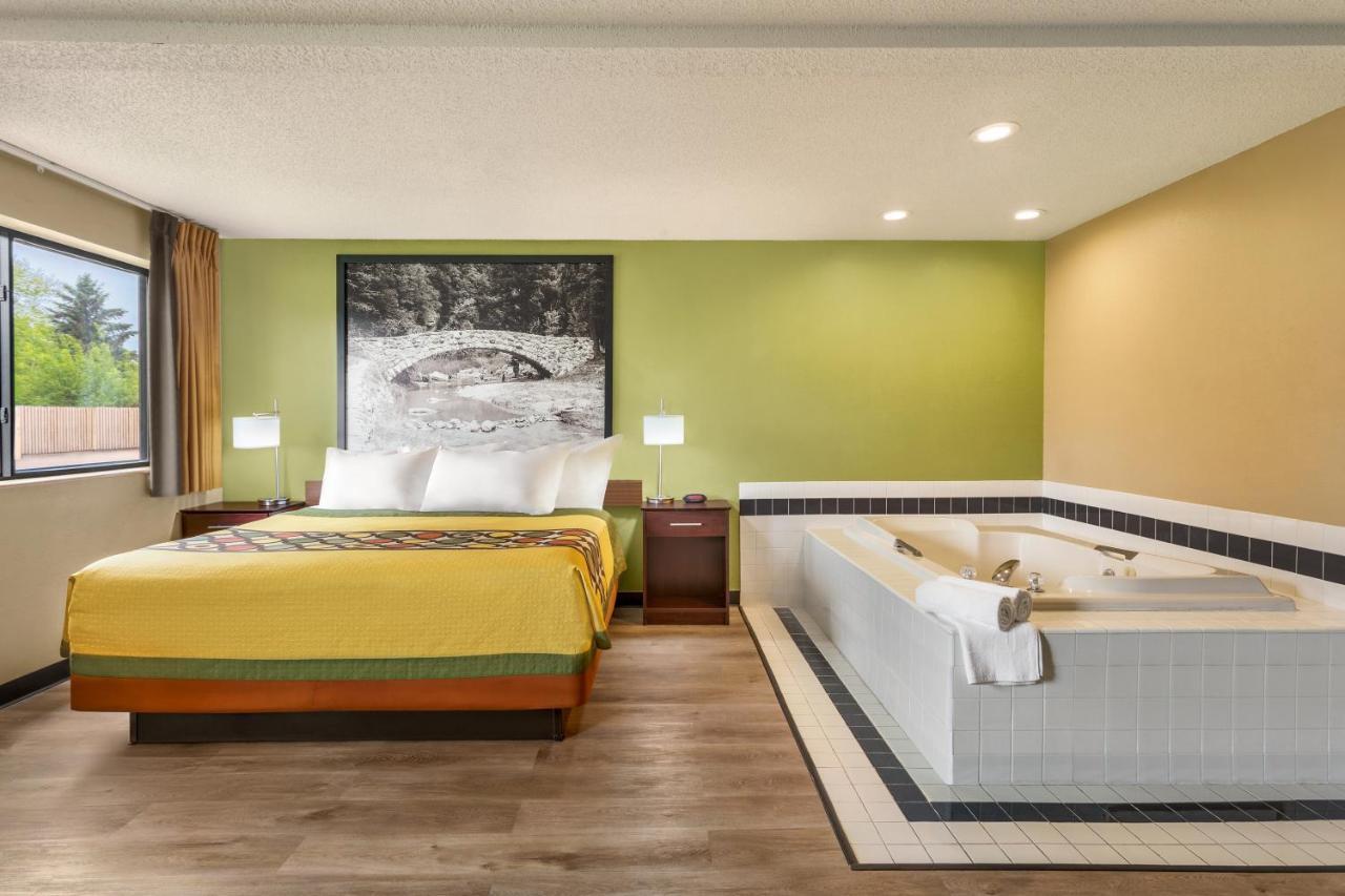 Super 8 By Wyndham Ankeny/Des Moines Area Hotell Exteriör bild