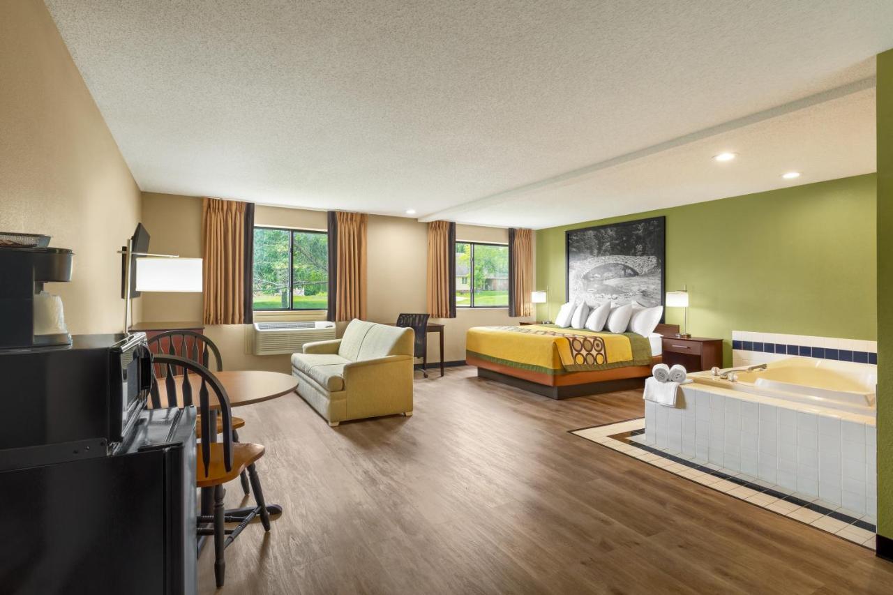 Super 8 By Wyndham Ankeny/Des Moines Area Hotell Exteriör bild