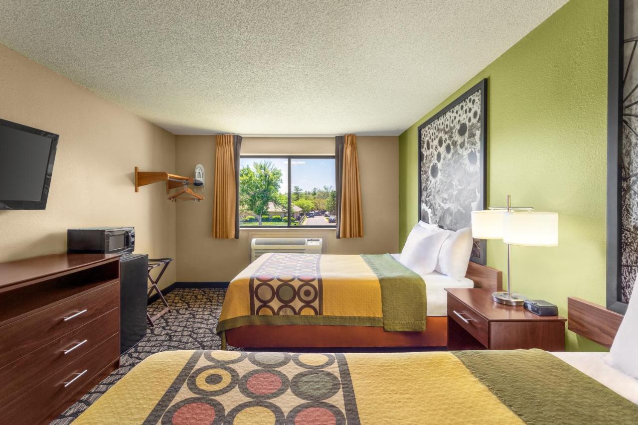 Super 8 By Wyndham Ankeny/Des Moines Area Hotell Exteriör bild