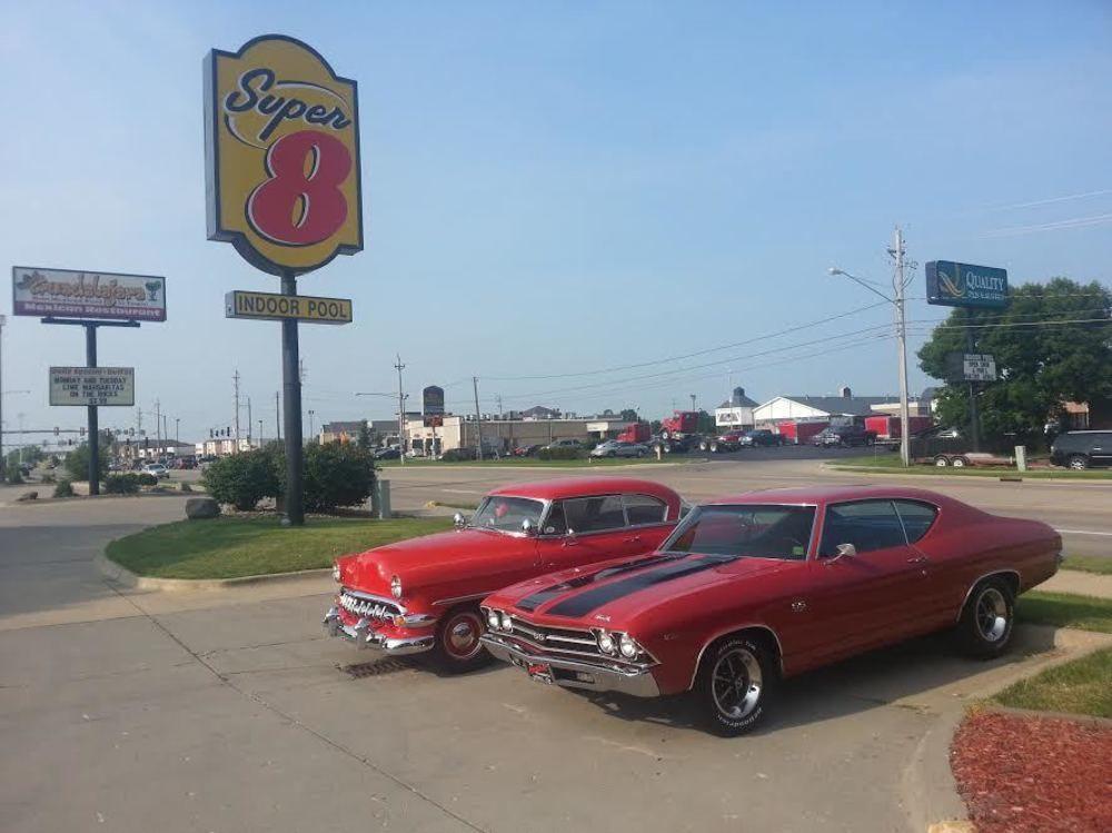Super 8 By Wyndham Ankeny/Des Moines Area Hotell Exteriör bild