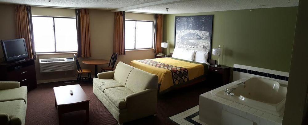 Super 8 By Wyndham Ankeny/Des Moines Area Hotell Exteriör bild