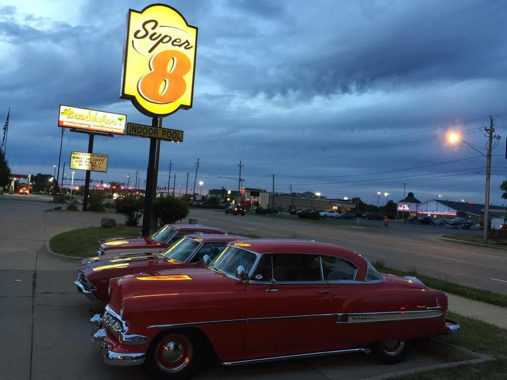 Super 8 By Wyndham Ankeny/Des Moines Area Hotell Exteriör bild