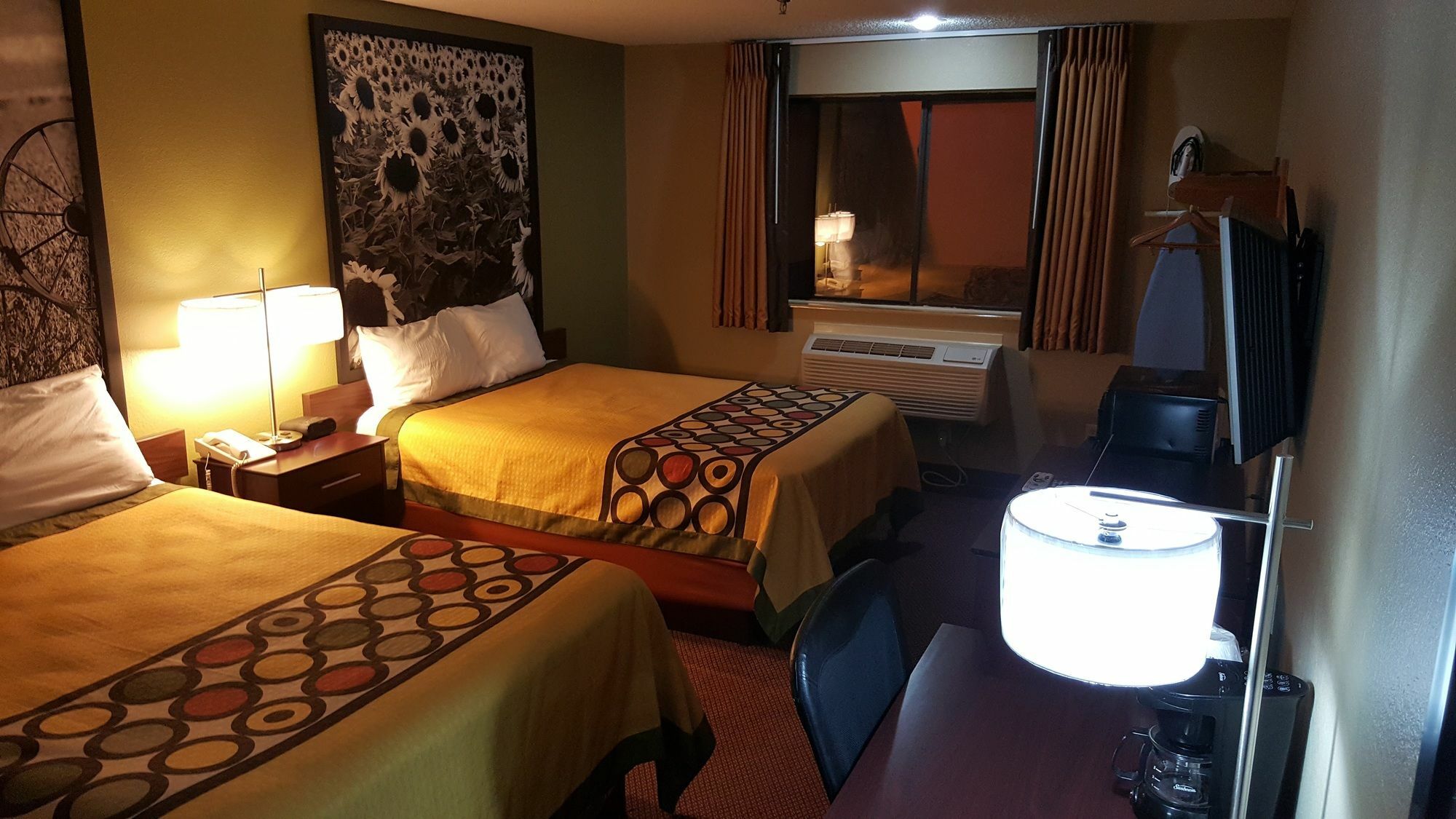 Super 8 By Wyndham Ankeny/Des Moines Area Hotell Exteriör bild