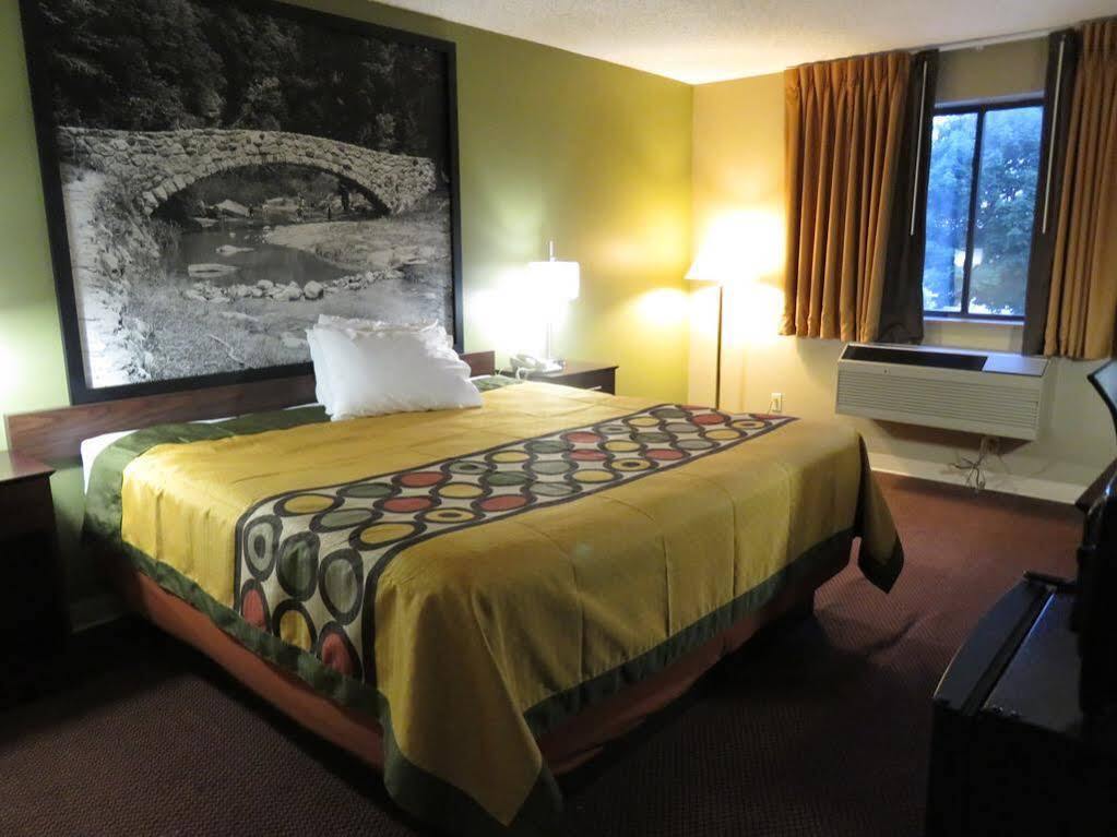 Super 8 By Wyndham Ankeny/Des Moines Area Hotell Exteriör bild